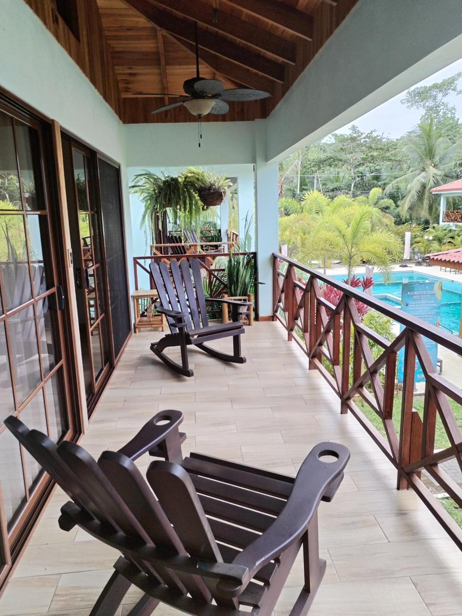 Bungalows Beachfront Hotel Punta Uva Exterior foto